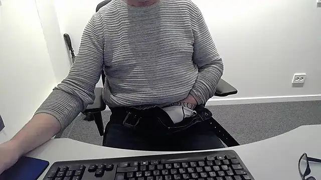 Snapshot of Buggemann chatting on 14, 4, 2026 Buggemann online show from 14, 4, 2026