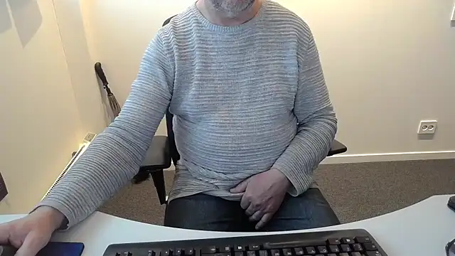 Snapshot of Buggemann chatting on 11, 5, 2026 Buggemann online show from 11, 5, 2026