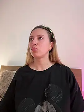 Snapshot of EvaRyen_ chatting on 17, 4, 2026 EvaRyen online show from 17, 4, 2026