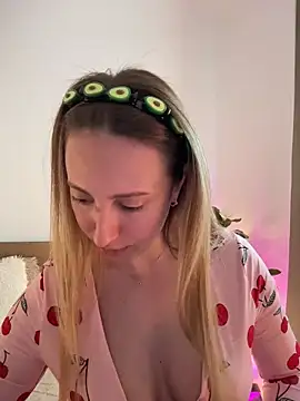 Snapshot of EvaRyen_ chatting on 29, 4, 2026 EvaRyen online show from 29, 4, 2026