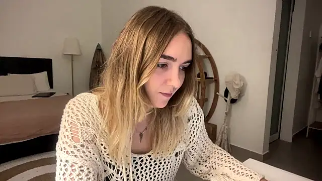 Snapshot of RoxyWet chatting on 25, 3, 2026 RoxyWet online show from 25, 3, 2026