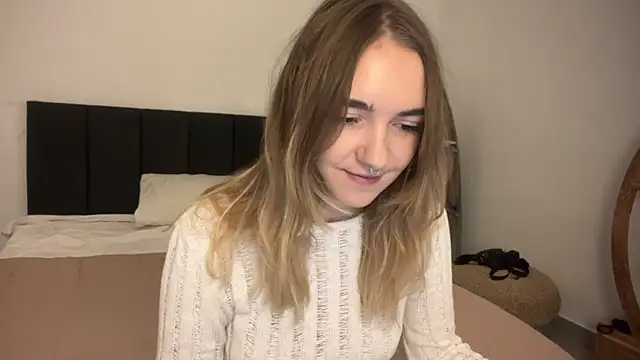 Snapshot of RoxyWet chatting on 3, 4, 2026 RoxyWet online show from 3, 4, 2026