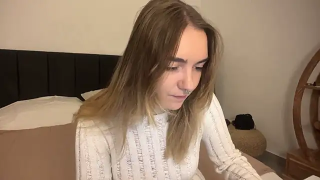 Snapshot of RoxyWet chatting on 7, 4, 2026 RoxyWet online show from 7, 4, 2026