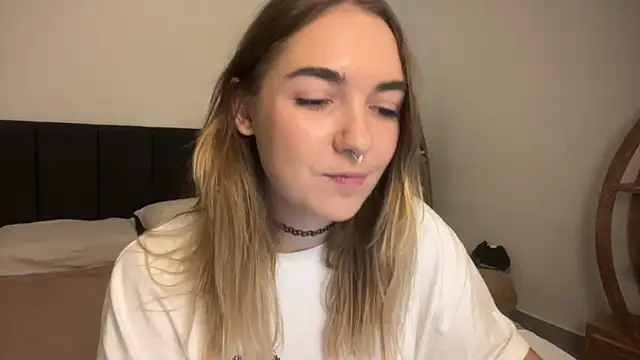 Snapshot of RoxyWet chatting on 15, 4, 2026 RoxyWet online show from 15, 4, 2026