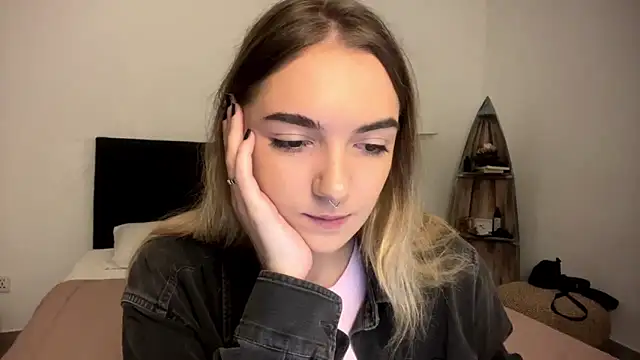 Snapshot of RoxyWet chatting on 19, 4, 2026 RoxyWet online show from 19, 4, 2026