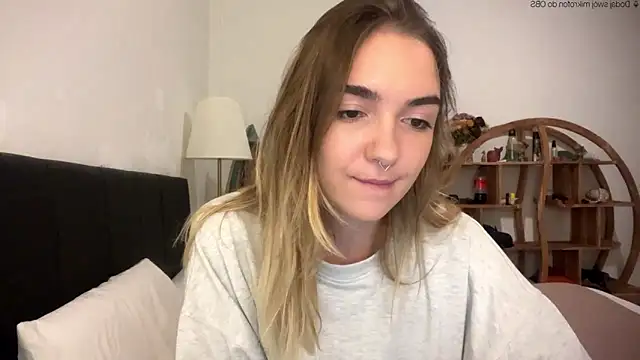Snapshot of RoxyWet chatting on 8, 5, 2026 RoxyWet online show from 8, 5, 2026