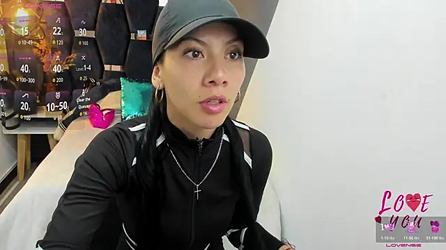 Snapshot of Abril_Fox__ chatting on 10, 4, 2026 Abril Fox online show from 10, 4, 2026