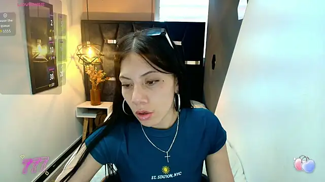 Snapshot of Abril_Fox__ chatting on 30, 4, 2026 Abril Fox online show from 30, 4, 2026