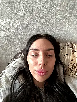Snapshot of MishellKins chatting on 3, 4, 2026 MishellKins online show from 3, 4, 2026