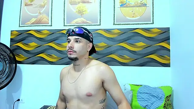 Snapshot of Leon_Hotx chatting on 6, 4, 2026 Leon Hotx online show from 6, 4, 2026