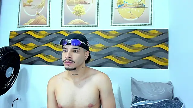 Snapshot of Leon_Hotx chatting on 16, 4, 2026 Leon Hotx online show from 16, 4, 2026