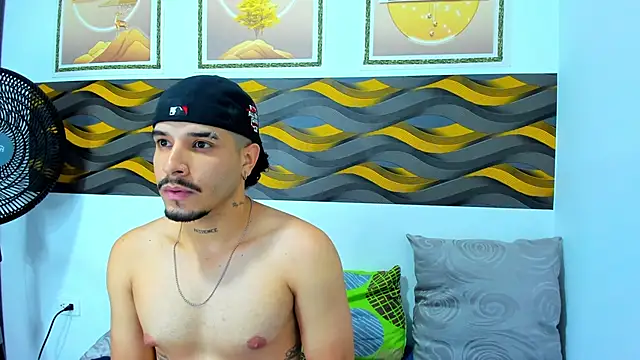 Snapshot of Leon_Hotx chatting on 22, 4, 2026 Leon Hotx online show from 22, 4, 2026