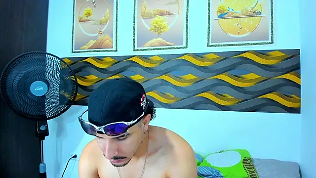 Snapshot of Leon_Hotx chatting on 26, 4, 2026 Leon Hotx online show from 26, 4, 2026