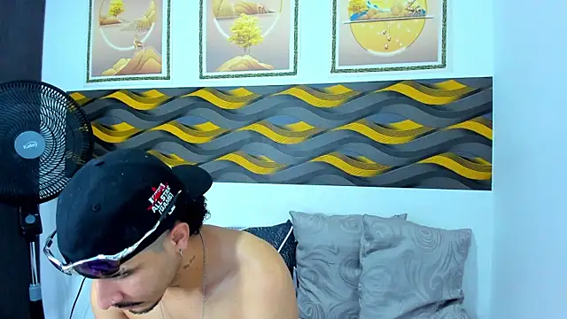 Snapshot of Leon_Hotx chatting on 27, 4, 2026 Leon Hotx online show from 27, 4, 2026