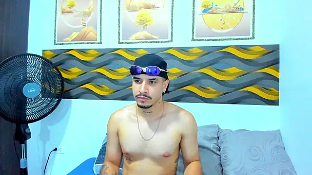 Snapshot of Leon_Hotx chatting on 1, 5, 2026 Leon Hotx online show from 1, 5, 2026