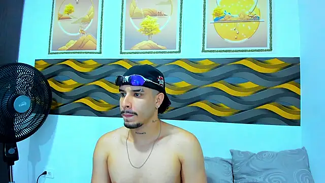 Snapshot of Leon_Hotx chatting on 4, 5, 2026 Leon Hotx online show from 4, 5, 2026