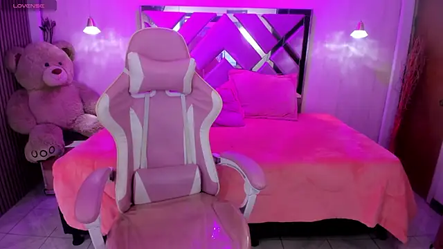 Snapshot of silvana_monrroe chatting on 16, 4, 2026 silvana monrroe online show from 16, 4, 2026