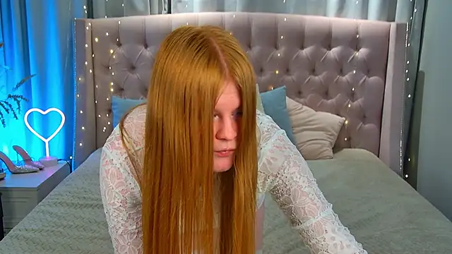 Snapshot of JessicaEmber chatting on 10, 4, 2026 JessicaEmber online show from 10, 4, 2026