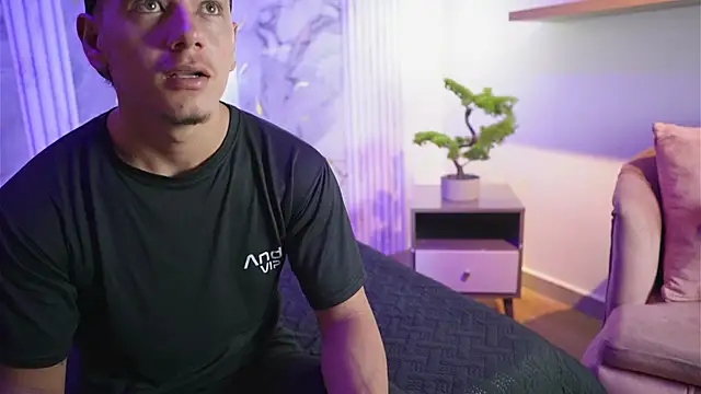 Snapshot of Lili_encanto chatting on 23, 4, 2026 Lili encanto online show from 23, 4, 2026