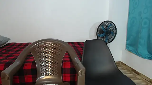 MichellDeLaTorre69 online show from 4, 6, 2026