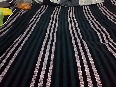 Snapshot of desilund0230 chatting on 16, 4, 2026 desilund0230 online show from 16, 4, 2026