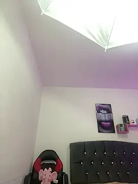 LINDA EF online show from 9, 4, 2026