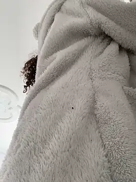 Snapshot of LINDA_EF chatting on 12, 4, 2026 LINDA EF online show from 12, 4, 2026