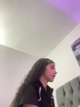 Snapshot of LINDA_EF chatting on 26, 4, 2026 LINDA EF online show from 26, 4, 2026