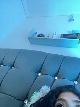 Snapshot of LINDA_EF chatting on 28, 4, 2026 LINDA EF online show from 28, 4, 2026