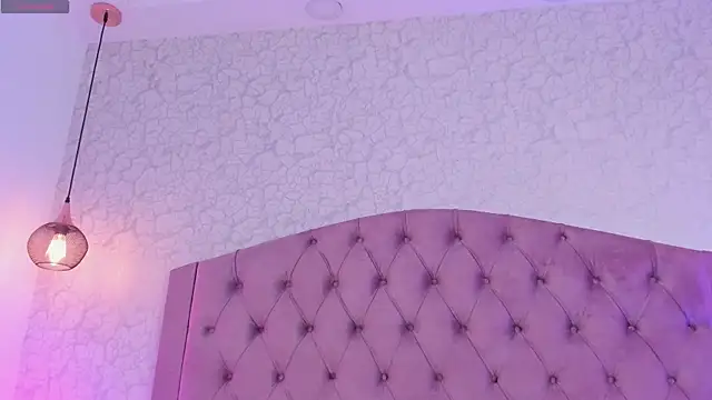 Snapshot of saraa_joness_ chatting on 27, 4, 2026 saraa joness online show from 27, 4, 2026