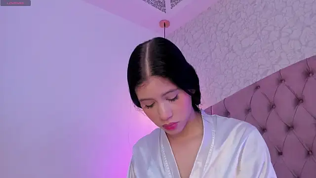 Snapshot of saraa_joness_ chatting on 30, 4, 2026 saraa joness online show from 30, 4, 2026