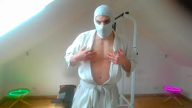 Snapshot of NinjaLaser chatting on 29, 3, 2026 NinjaLaser online show from 29, 3, 2026