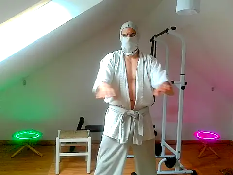 Snapshot of NinjaLaser chatting on 4, 5, 2026 NinjaLaser online show from 4, 5, 2026