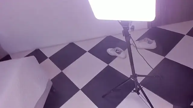 Snapshot of FiorellaLan chatting on 24, 4, 2026 FiorellaLan online show from 24, 4, 2026