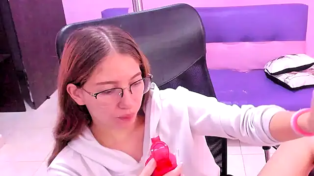 Snapshot of blondie_dity_squirt chatting on 8, 4, 2026 blondie dity squirt online show from 8, 4, 2026