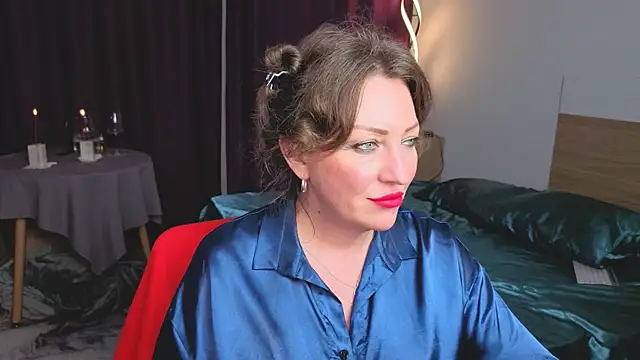 Snapshot of Sirena_Fly chatting on 25, 6, 2026 Sirena Fly online show from 25, 6, 2026