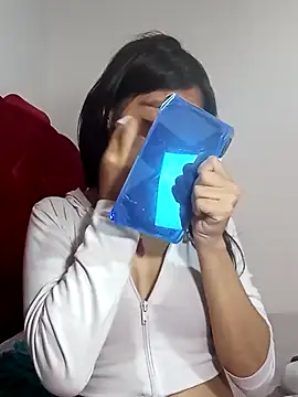 Snapshot of KarolaMendez chatting on 3, 5, 2026 KarolaMendez online show from 3, 5, 2026