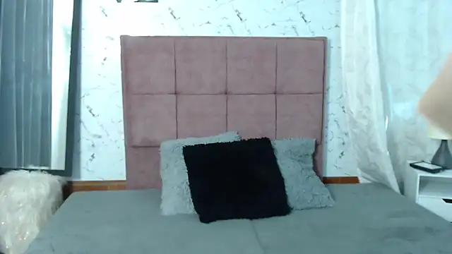 Snapshot of Daniela_Lunax chatting on 2, 4, 2026 Daniela Lunax online show from 2, 4, 2026