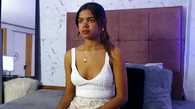 Snapshot of Daniela_Lunax chatting on 11, 4, 2026 Daniela Lunax online show from 11, 4, 2026