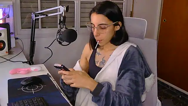 Snapshot of Poison_Ivy_29 chatting on 9, 4, 2026 Poison Ivy 29 online show from 9, 4, 2026