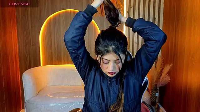 Lia queen tx online show from 24, 7, 2026