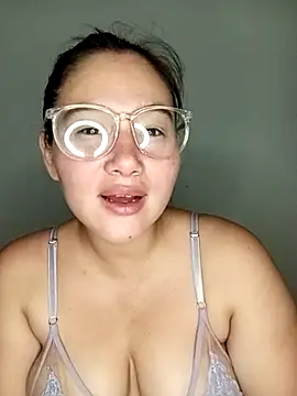 Snapshot of Brittany_G chatting on 3, 4, 2026 Brittany G online show from 3, 4, 2026