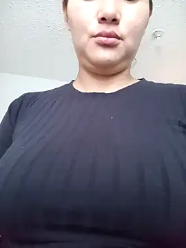 Snapshot of Brittany_G chatting on 5, 4, 2026 Brittany G online show from 5, 4, 2026