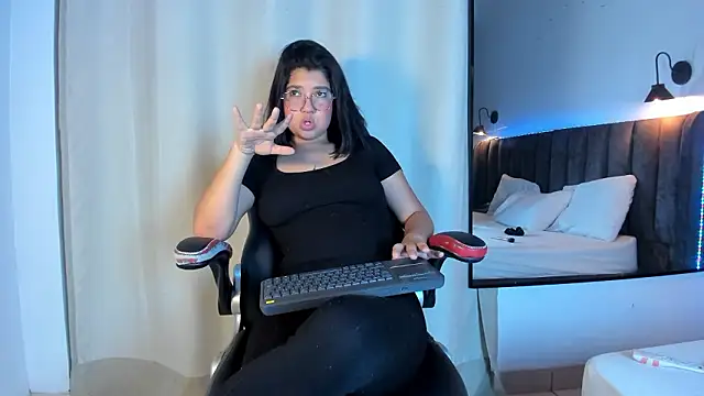 Snapshot of selena__smith1 chatting on 16, 3, 2026 selena smith1 online show from 16, 3, 2026