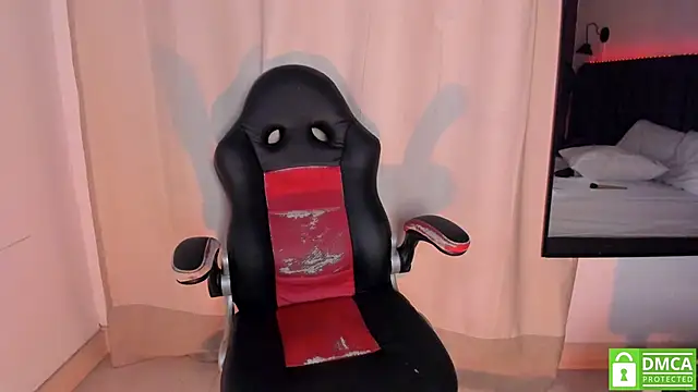 Snapshot of selena__smith1 chatting on 9, 4, 2026 selena smith1 online show from 9, 4, 2026