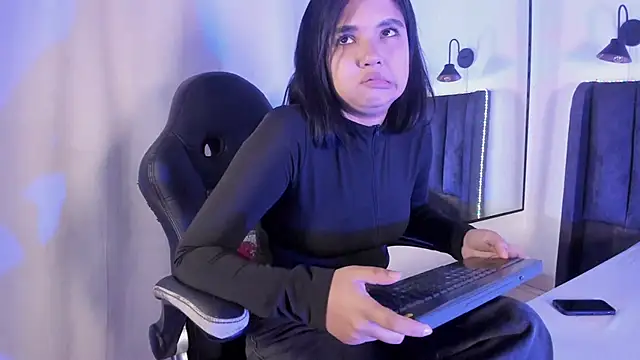 Snapshot of selena__smith1 chatting on 20, 4, 2026 selena smith1 online show from 20, 4, 2026