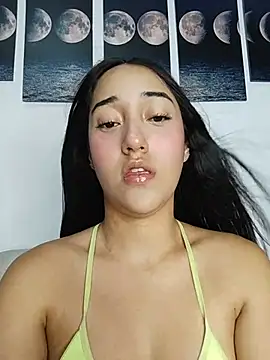 Snapshot of isabellaHill2 chatting on 14, 4, 2026 isabellaHill2 online show from 14, 4, 2026