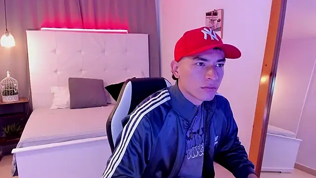 Thiago 2003  online show from 23, 4, 2026