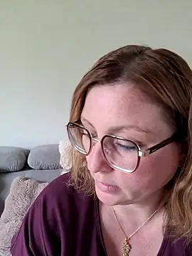 Snapshot of duotroublant chatting on 27, 4, 2026 duotroublant online show from 27, 4, 2026