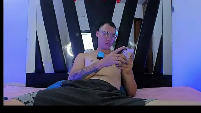 Snapshot of latinlove2005 chatting on 26, 3, 2026 latinlove2005 online show from 26, 3, 2026